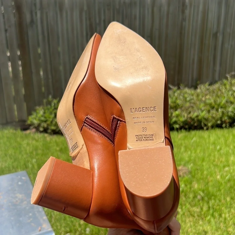 New. L’Agence Jeanne II Pointed Toe Bootie in Luggage Brown SZ 38.5